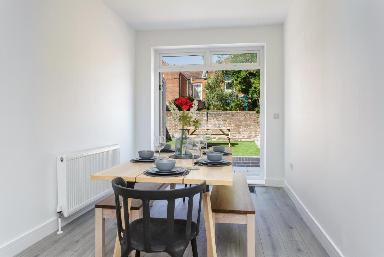 Harold House - Modern Open Plan 4 Bedroom, 3 Bathroom House In Central Southsea, Portsmouth Exterior photo